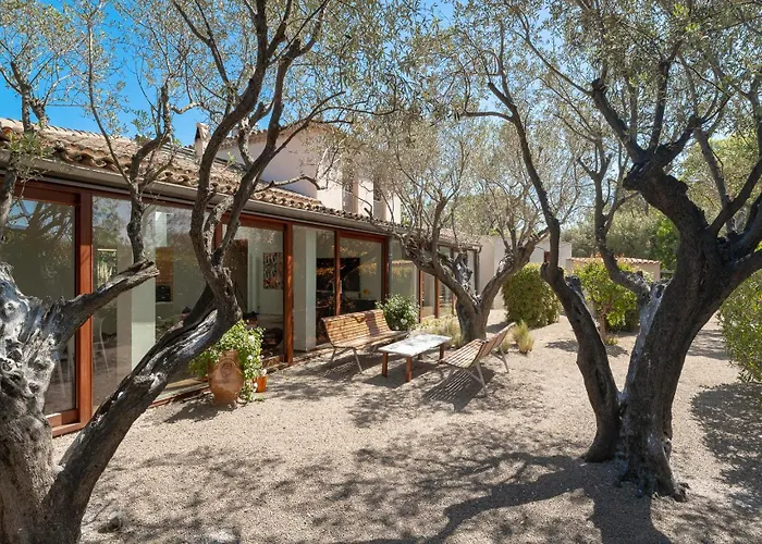 Madeleine Saint-Tropez